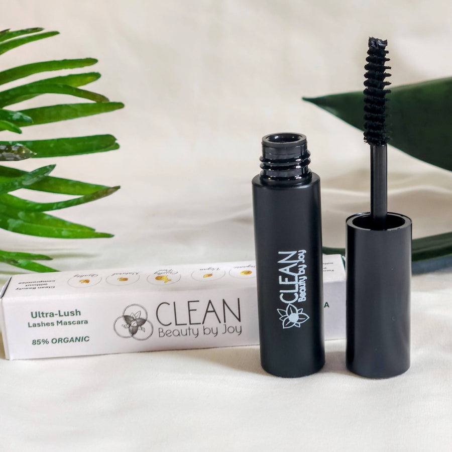 Mascara that promotes lash growth and improves lash strength